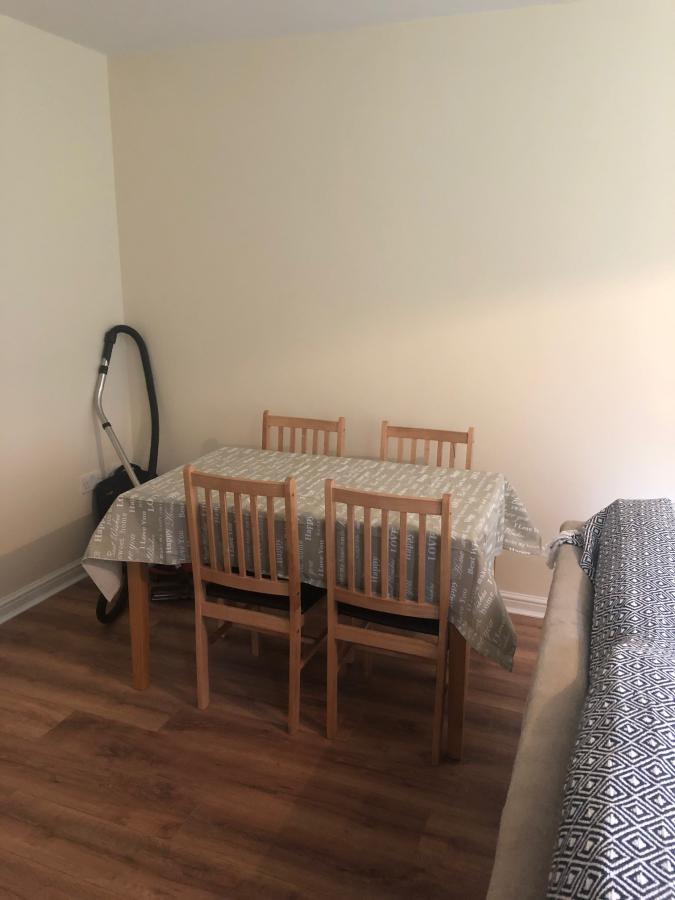 Apt 52, Bell Towers, 6 Bell Towers South