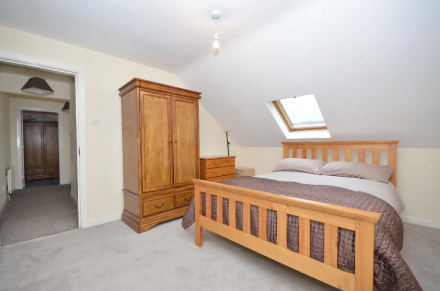 Apt 10, 99 Eglantine Avenue