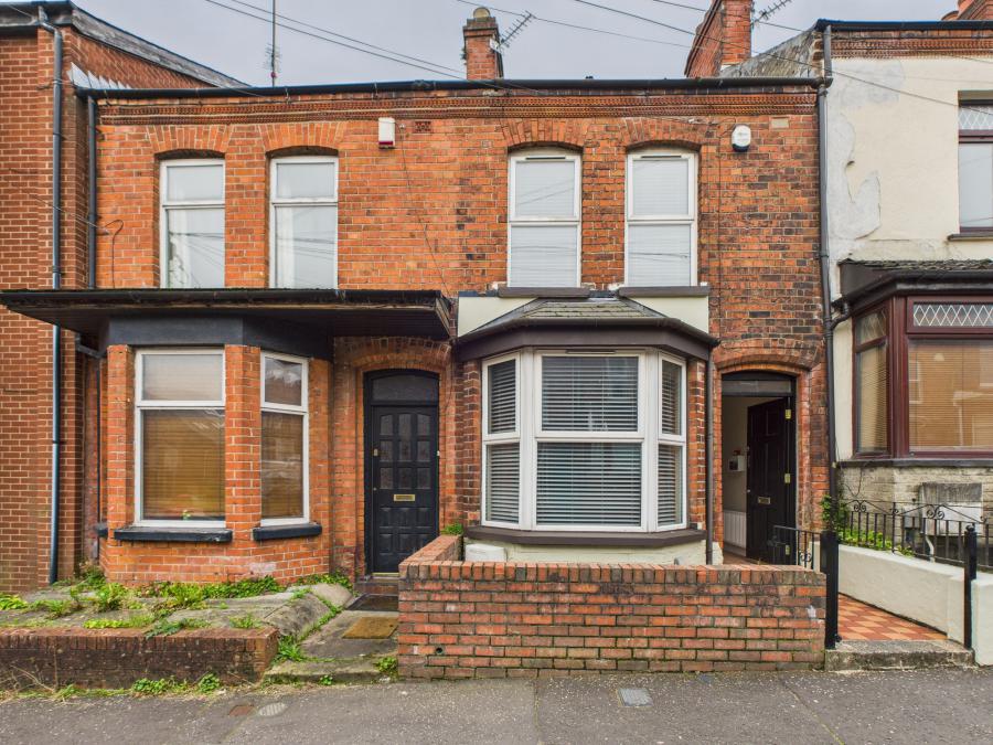 71 Sandhurst Gardens