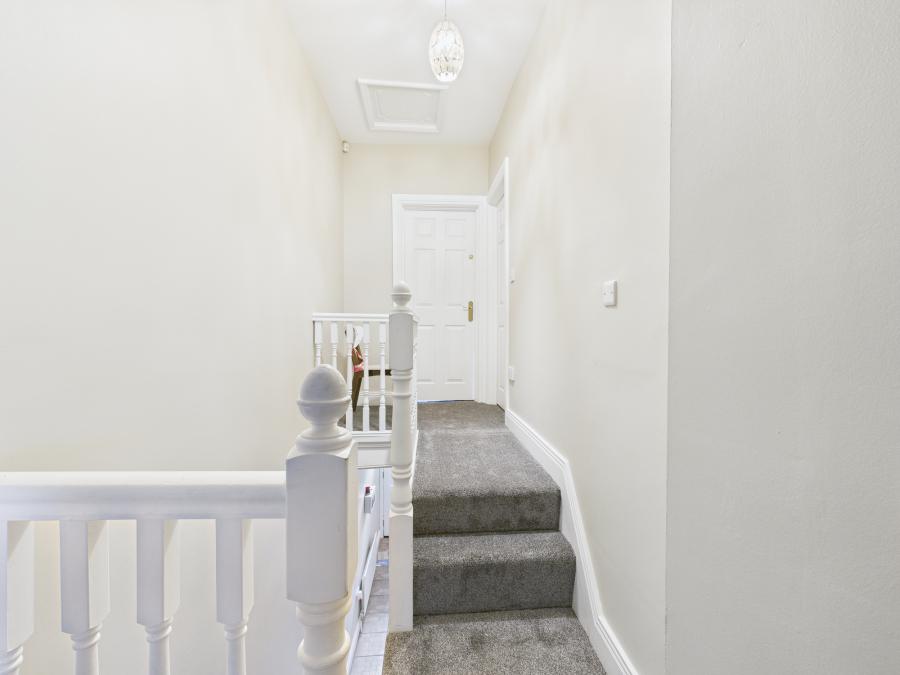 71 Sandhurst Gardens