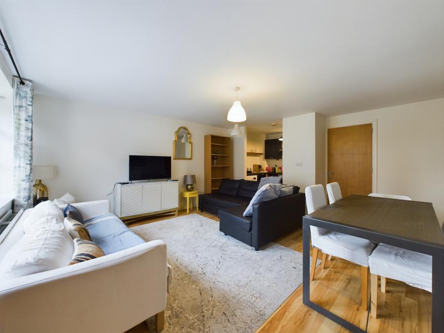 Apt 20, Elmwood Building Old Bakers Court