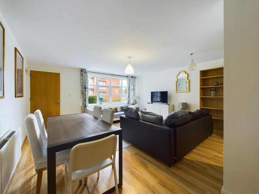 Apt 20, Elmwood Building Old Bakers Court