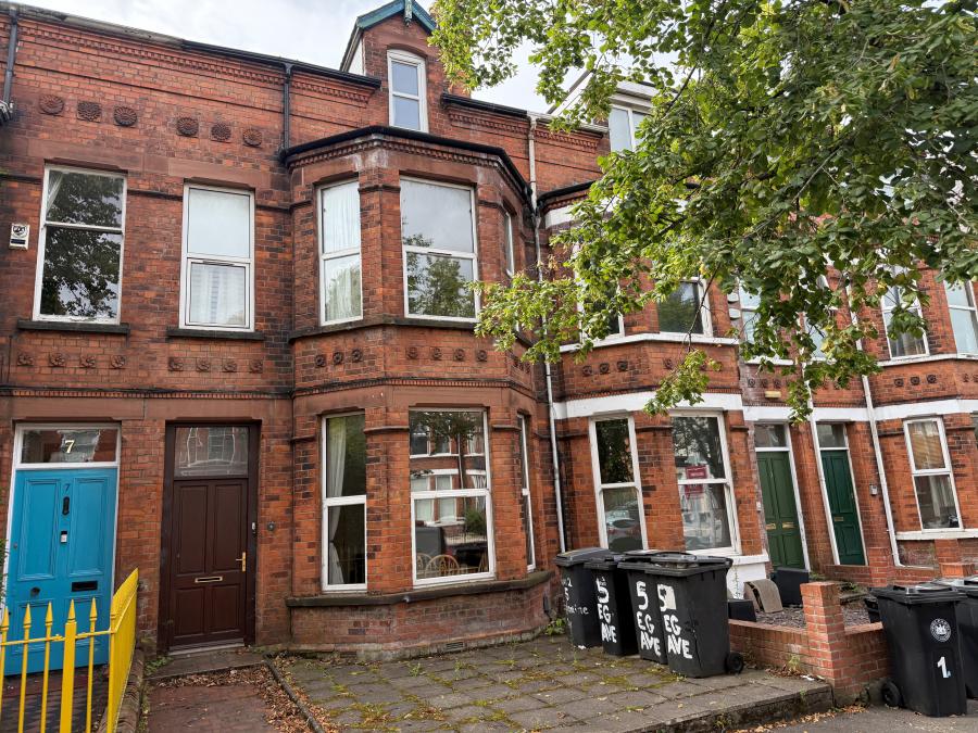 5 Eglantine Avenue