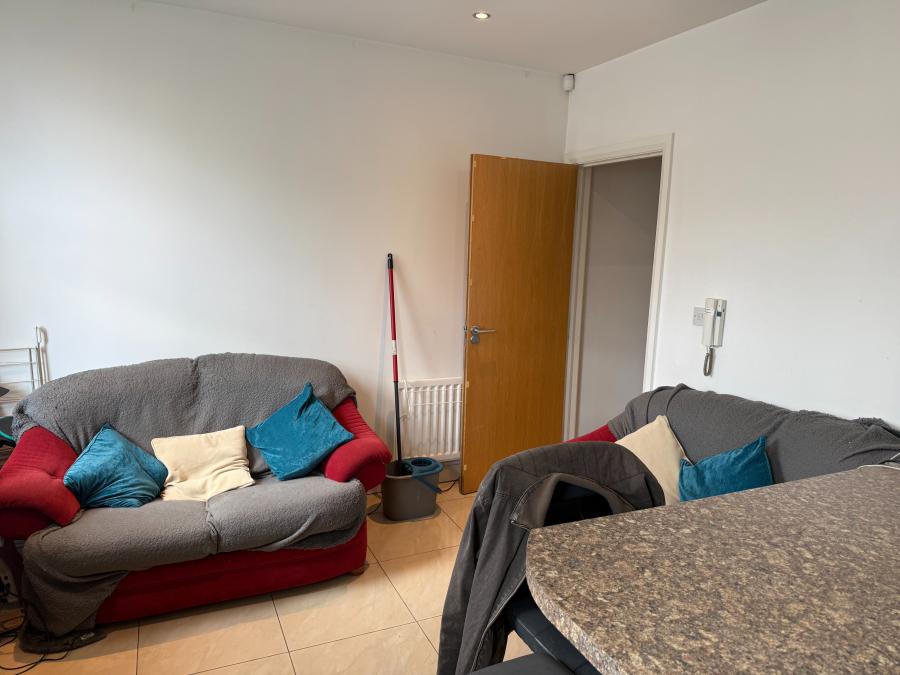 Flat 2 89 Wellesley Avenue