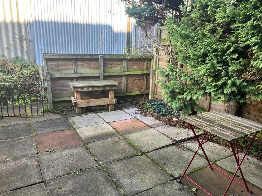7 Ampere Court