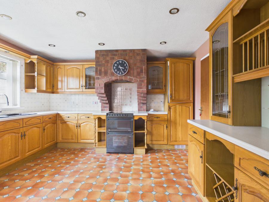 42 Beaufort Crescent