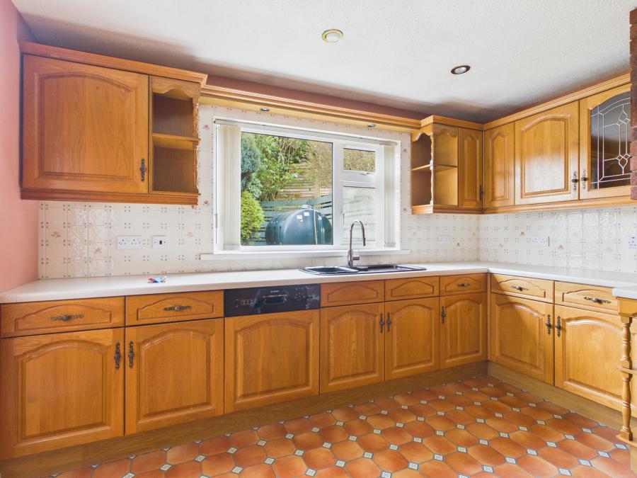 42 Beaufort Crescent