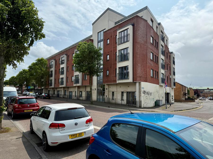 Apt 47 Gardiners Square Apts,  Brown Square, Peters Hill