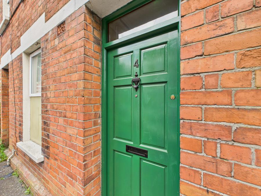 4 Cadogan Street