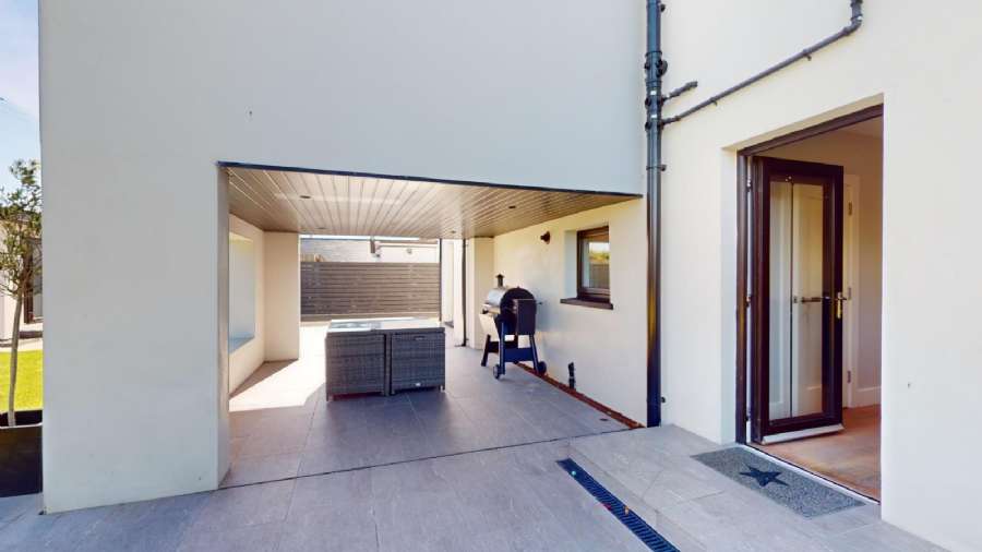 64 Scroggy Road