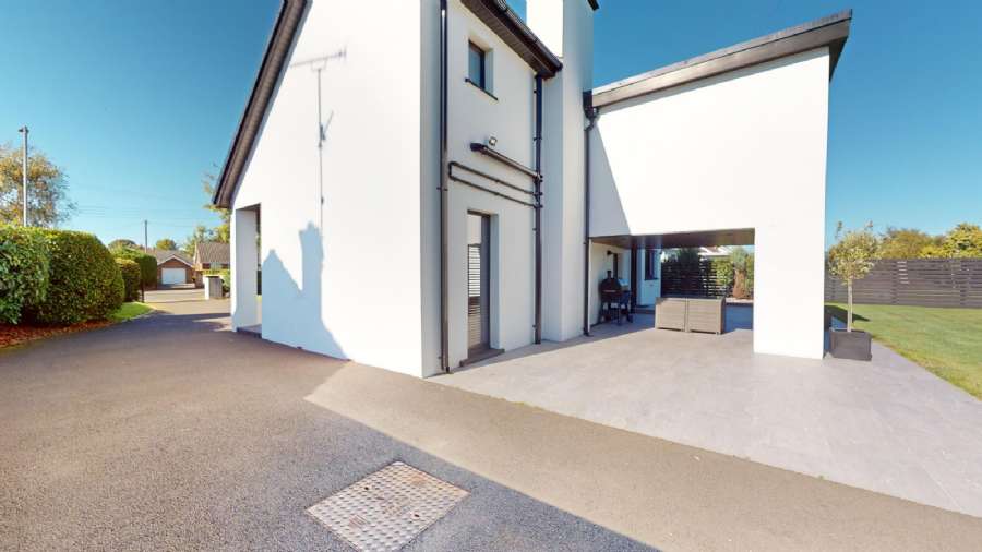 64 Scroggy Road