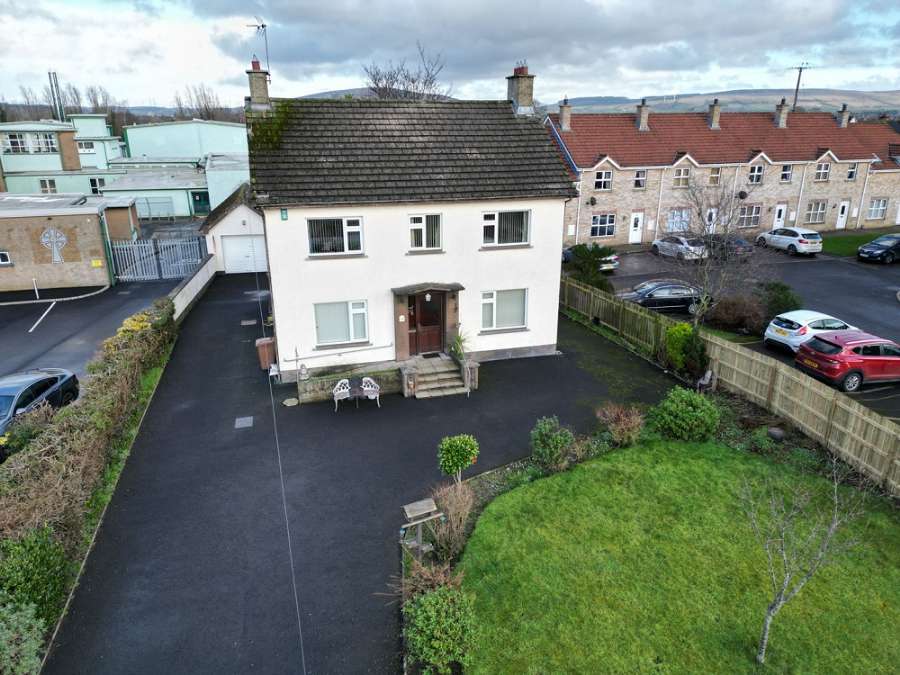 92 Irish Green Street 92 Irish Green Street