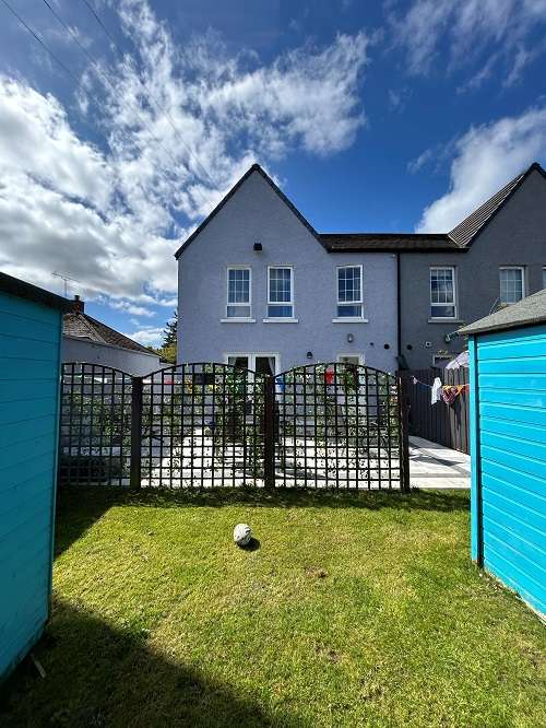 100 Irish Green Street