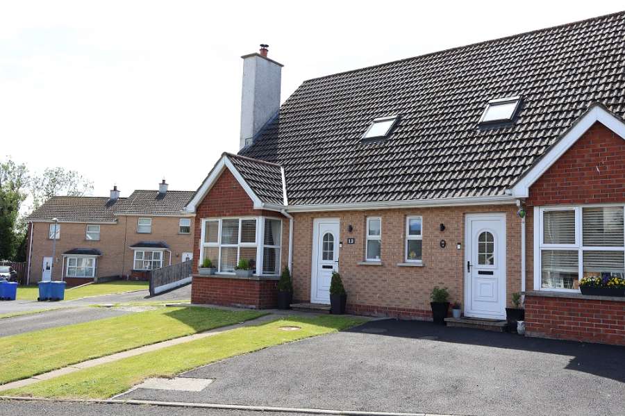 12 Oakdene Crescent