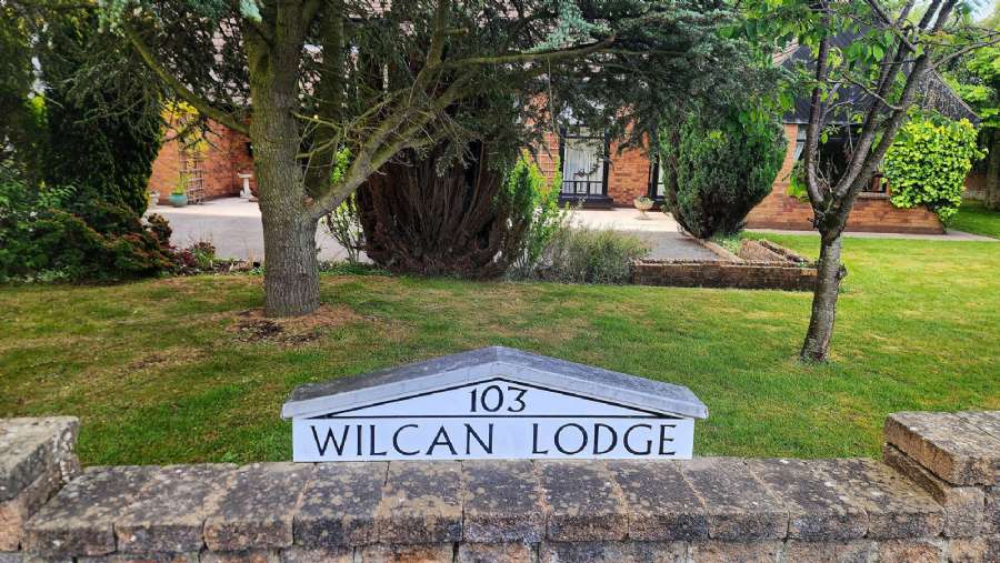 Wilcan Lodge, 103 Greystone Road