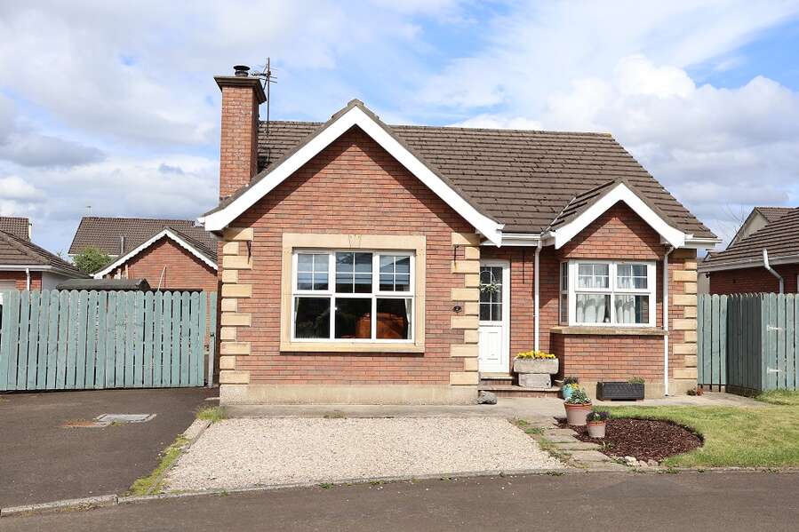 2 Rosslyn Close