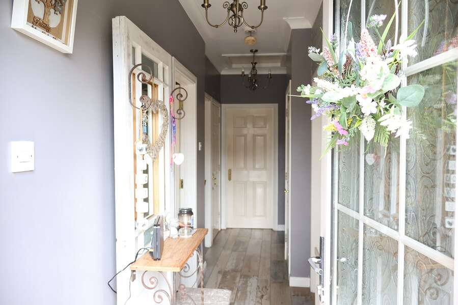 2 Rosslyn Close