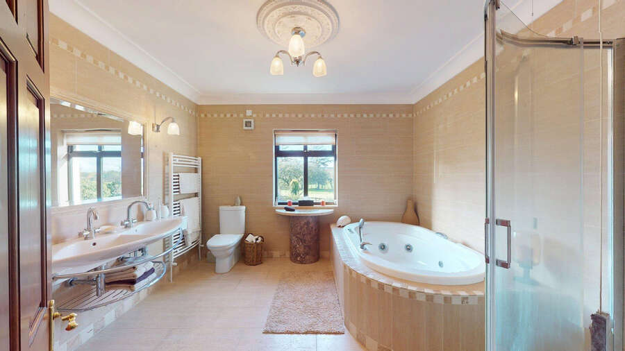 Ardnacranagh, 128 Highlands Road