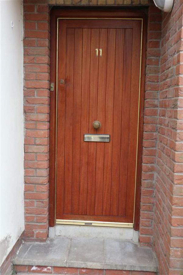 11 Barnetts Chase
