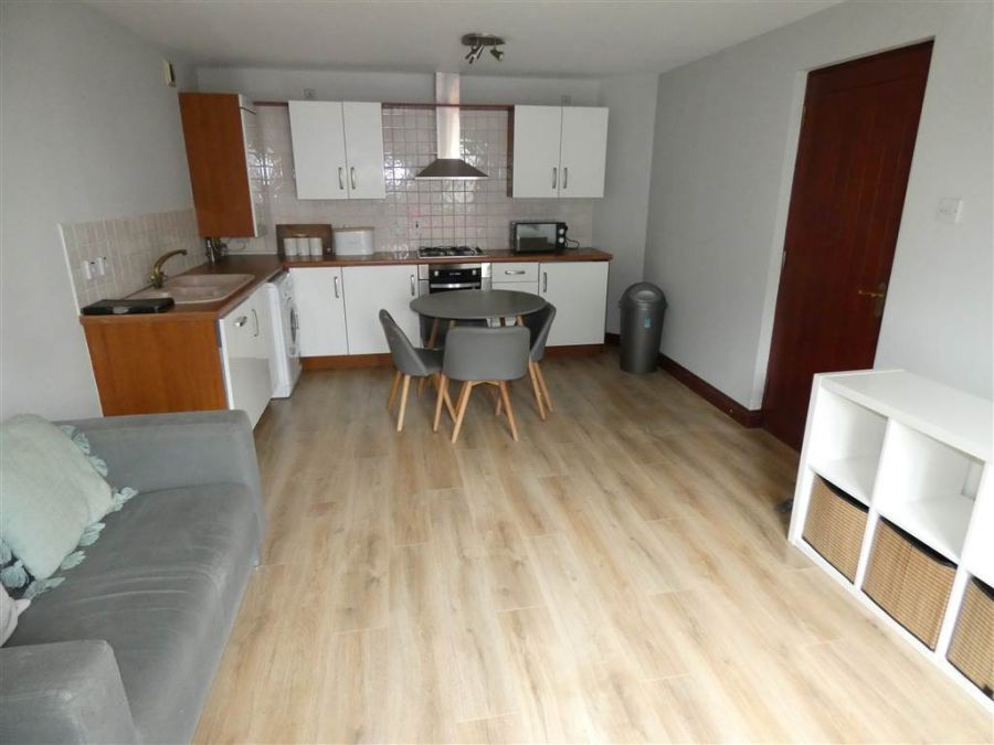 11 Barnetts Chase