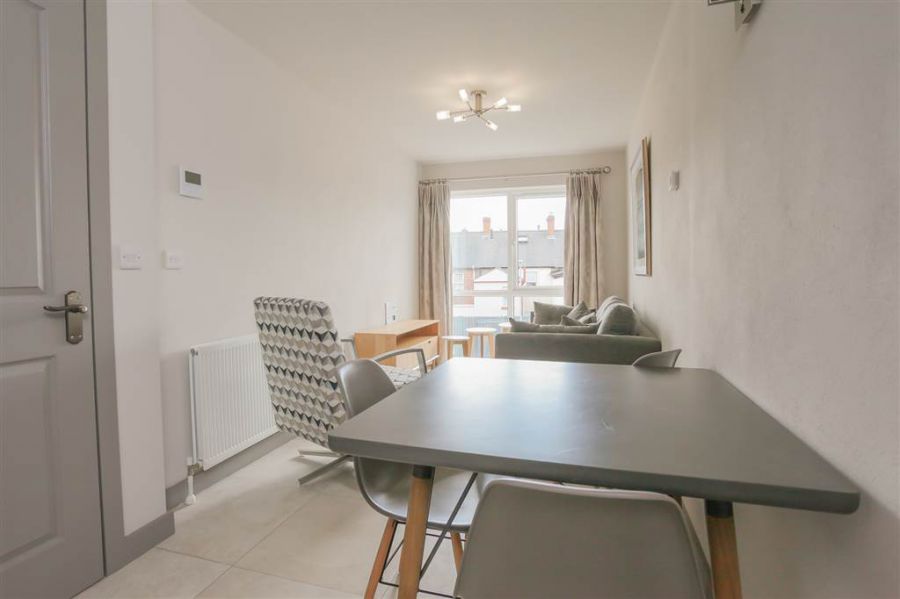 Apt 2 1 Hillview Avenue