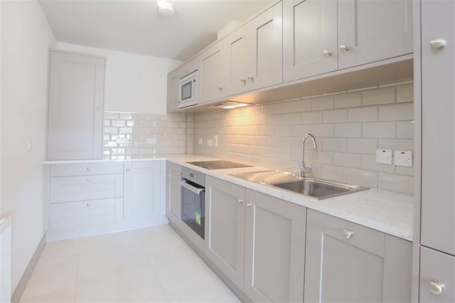 Apt 2 1 Hillview Avenue