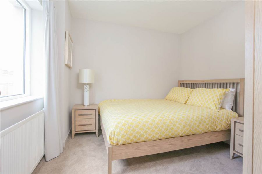 Apt 7 Hillview Avenue