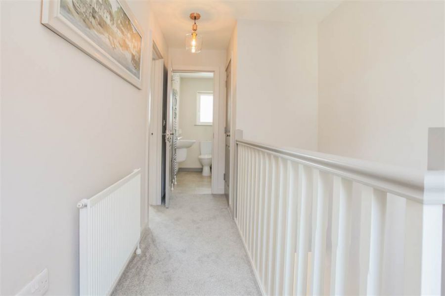 Apt 7 Hillview Avenue