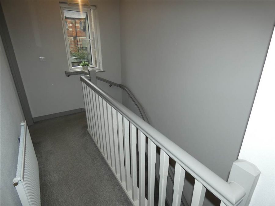 5a Hillview Avenue