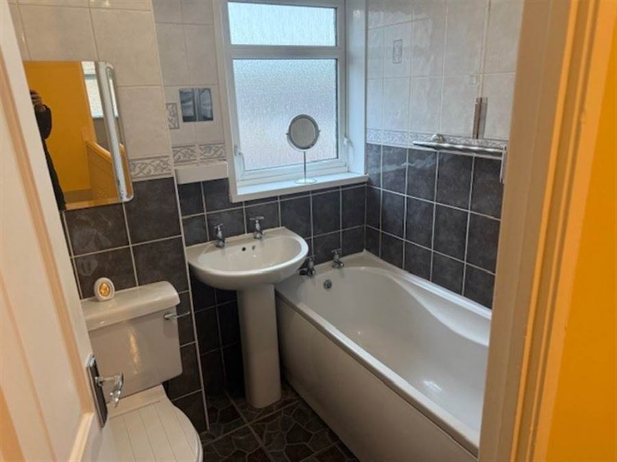 17 Rosneath Gardens