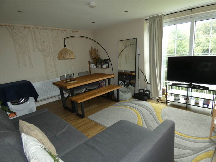 63 Fortwilliam Grange