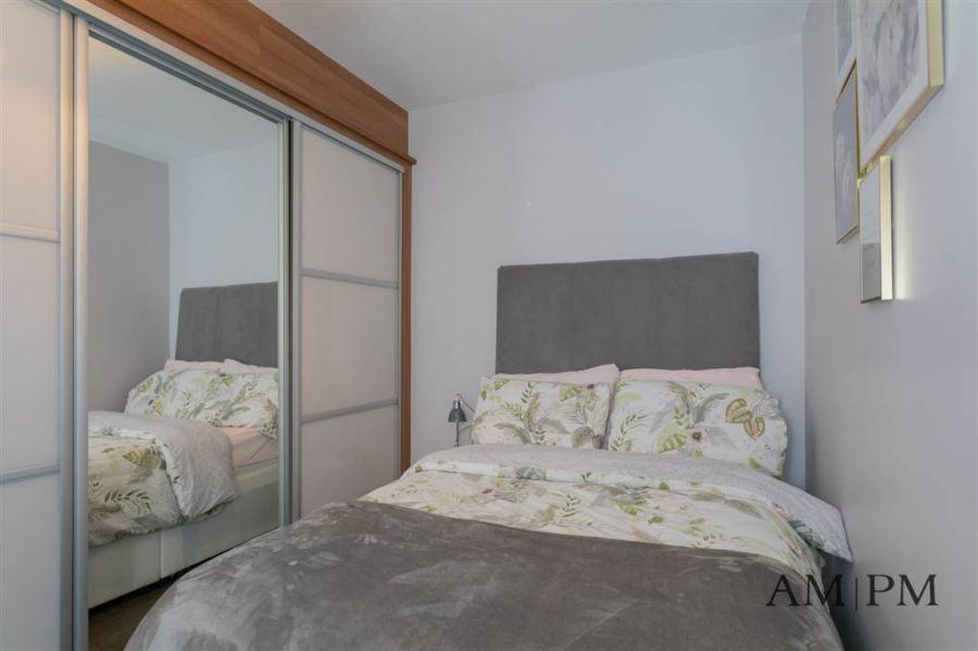 31b Wandsworth Road