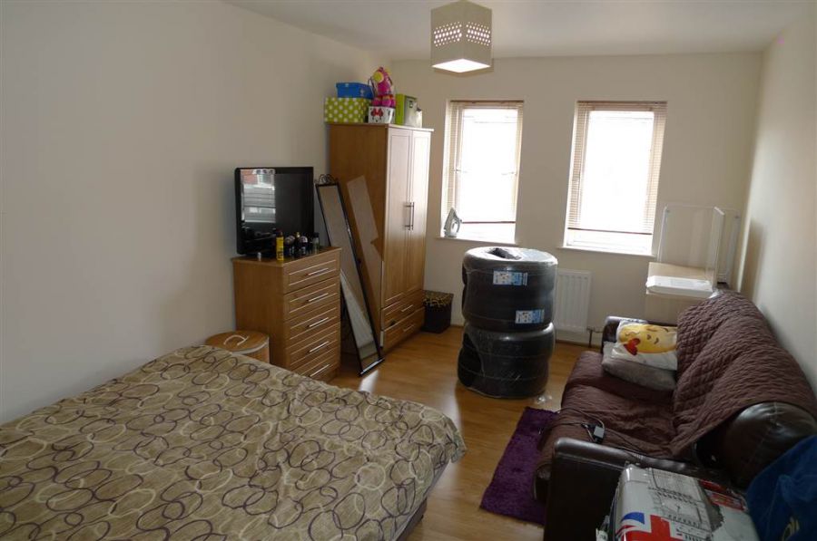 Apt 7 46 Grace Avenue