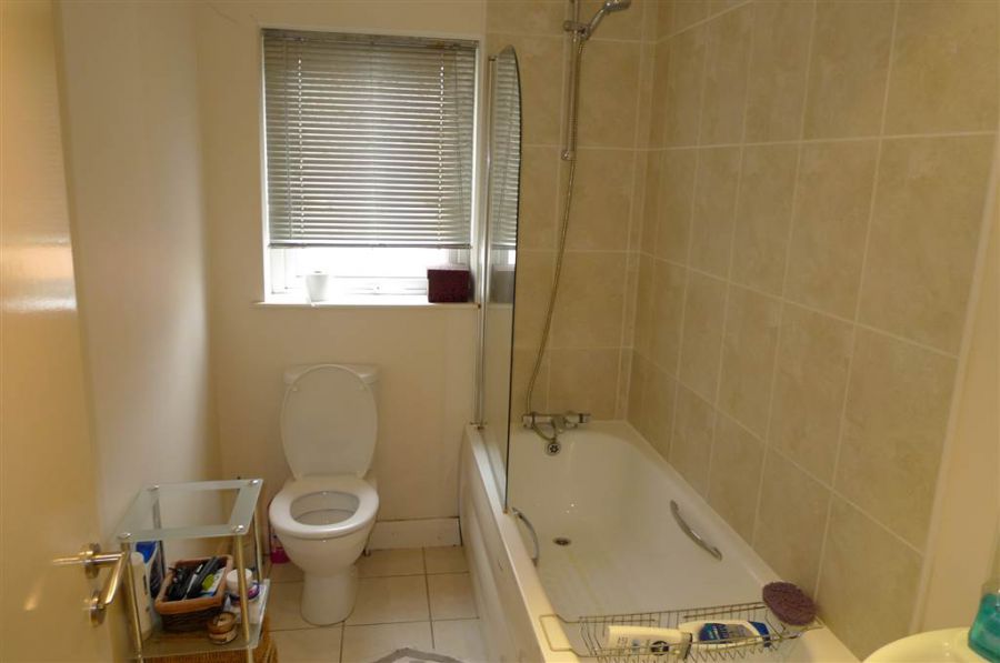 Apt 7 46 Grace Avenue