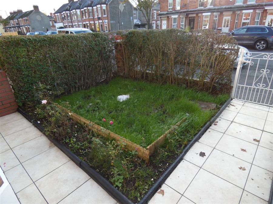 68 Ravenscroft Avenue