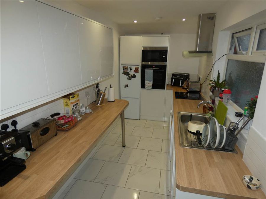 68 Ravenscroft Avenue