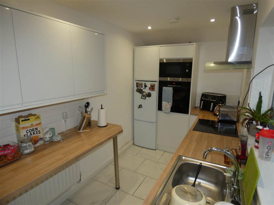 68 Ravenscroft Avenue