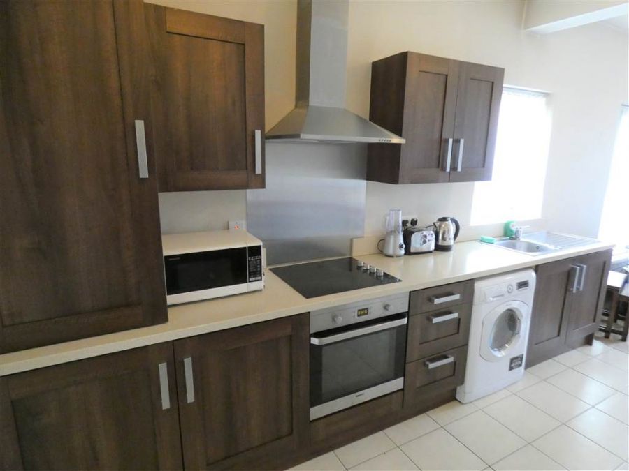 Apt1. 450 Woodstock Road