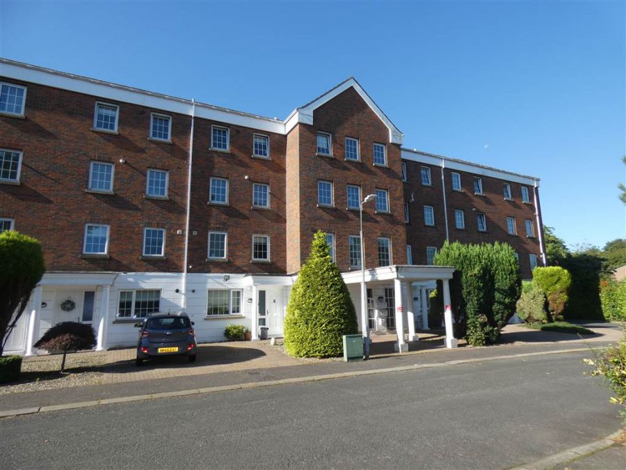 64 Fortwilliam Grange