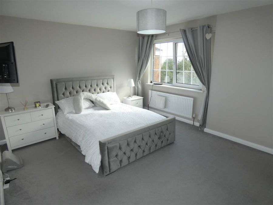 64 Fortwilliam Grange