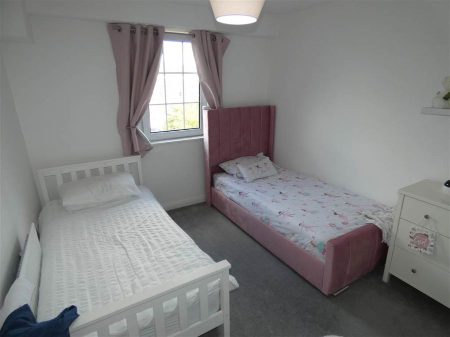 64 Fortwilliam Grange