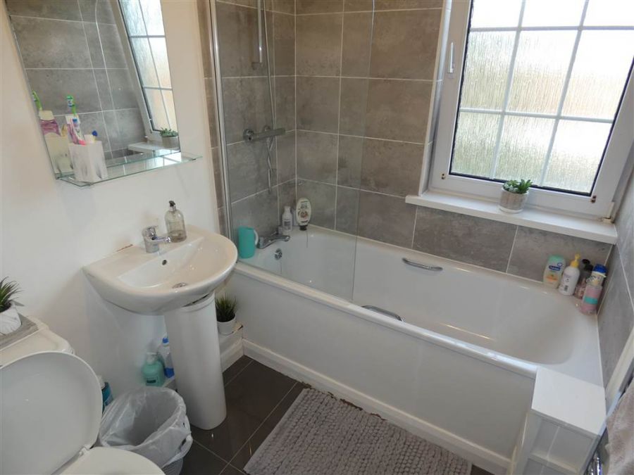 64 Fortwilliam Grange