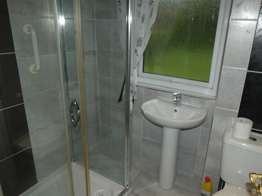 8 Ravenswood Crescent