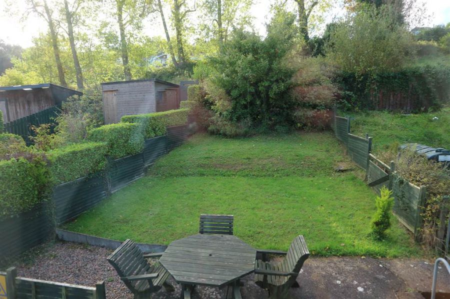 8 Ravenswood Crescent