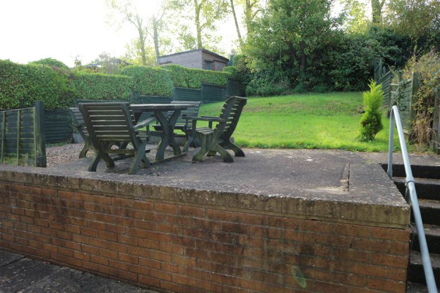 8 Ravenswood Crescent