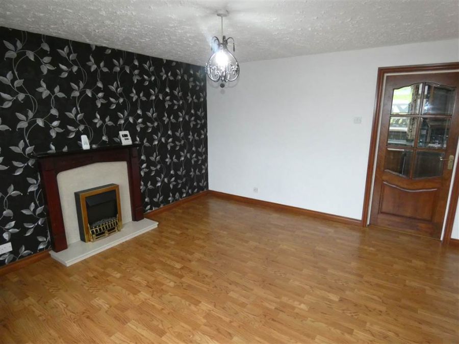 8 Ravenswood Crescent