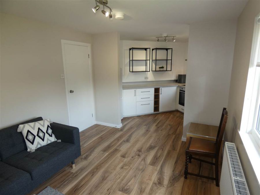 6 Strathearn Mews