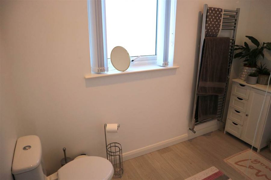 Apt 5, 4 Park Avenue Heights
