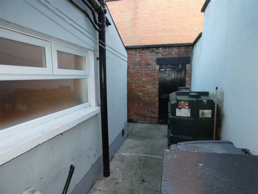 62 Ravenscroft Avenue