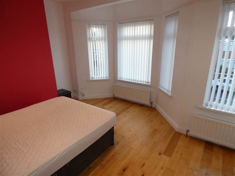 62 Ravenscroft Avenue